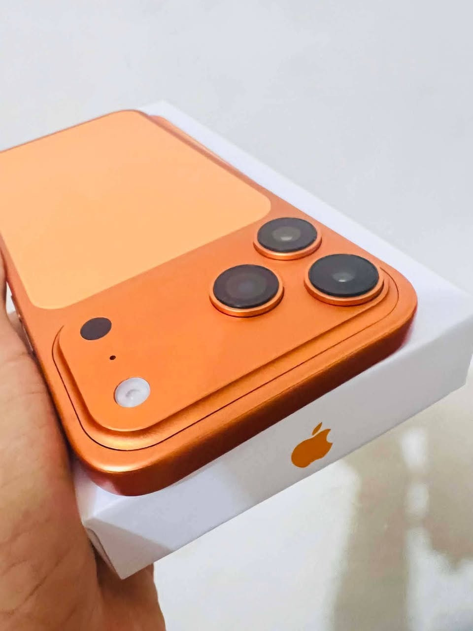 السلام عليكم للبيع او مراوس 
iPhone 17pro max.                    كوبي ماستر طبق الأصل
ذاكره 512 ياخذ تك سيم كارت 
نضام ايفون ينزك جميع  البرامج
لون مميز برتقالي 🧡🧡🧡
كامل ملحقات كارتون + كيبل الاصلي +كفر شفاف اصلي
شحن تايب سي كامره تخبل يشغل كامره من الجانب
للمرغوس شعندك نزل واني اطبلك خاص
مكاني حله طريق سده محاويل 
للاستفسار ***********
تحياتي للجميع🫶
