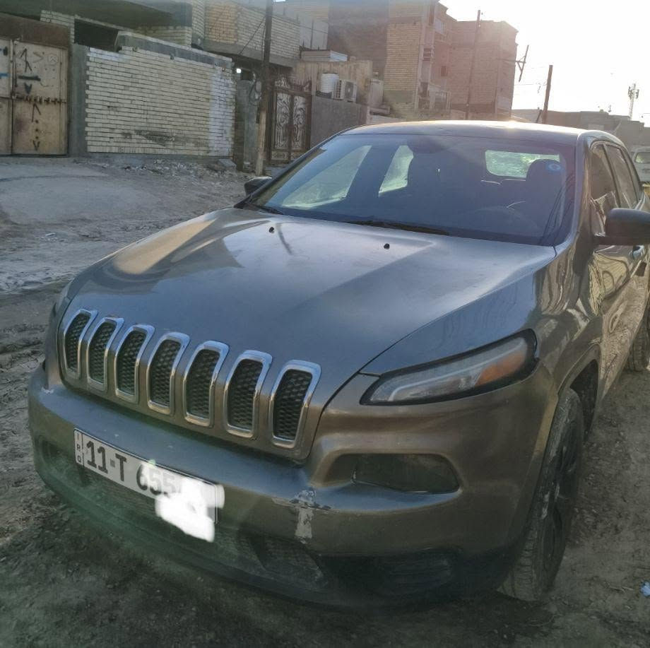 جيب+شيروكي+بزون+موديل+2016+رقم+بغداد+انكليزي+باسمي++هزة++
+امريكي+حادث+جامرلغ+امامي+وبنيد+بدون+دواخل
السعر 92 بغداد, العراق

نص مكتوب في الصور:
- ابني غيث
- ١٨ أيلول، ٢٣:١٥