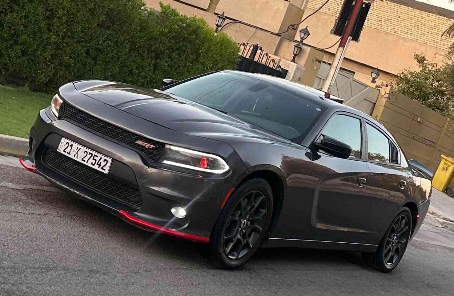 السلام عليكم 
دوج جارجر 2018 
مكينة 6 سلندر 3600 SXT 
4*4
بأسمي رقم جديد هزه جديده
كشن كهرباء
شفتات استيرن 
شاشة كبيره 
حساسات خلفيه 
ويل كب حجم 18 ابلادي
حداديه جديده 
مكينه  وكير مكفولات
السياره بيها دعامية صبغ 
ومكانين بارد
السعر 163 وبيها مجال شي قليل
مكان السيارة بغداد العامرية
***********
*********** بغداد, العراق
