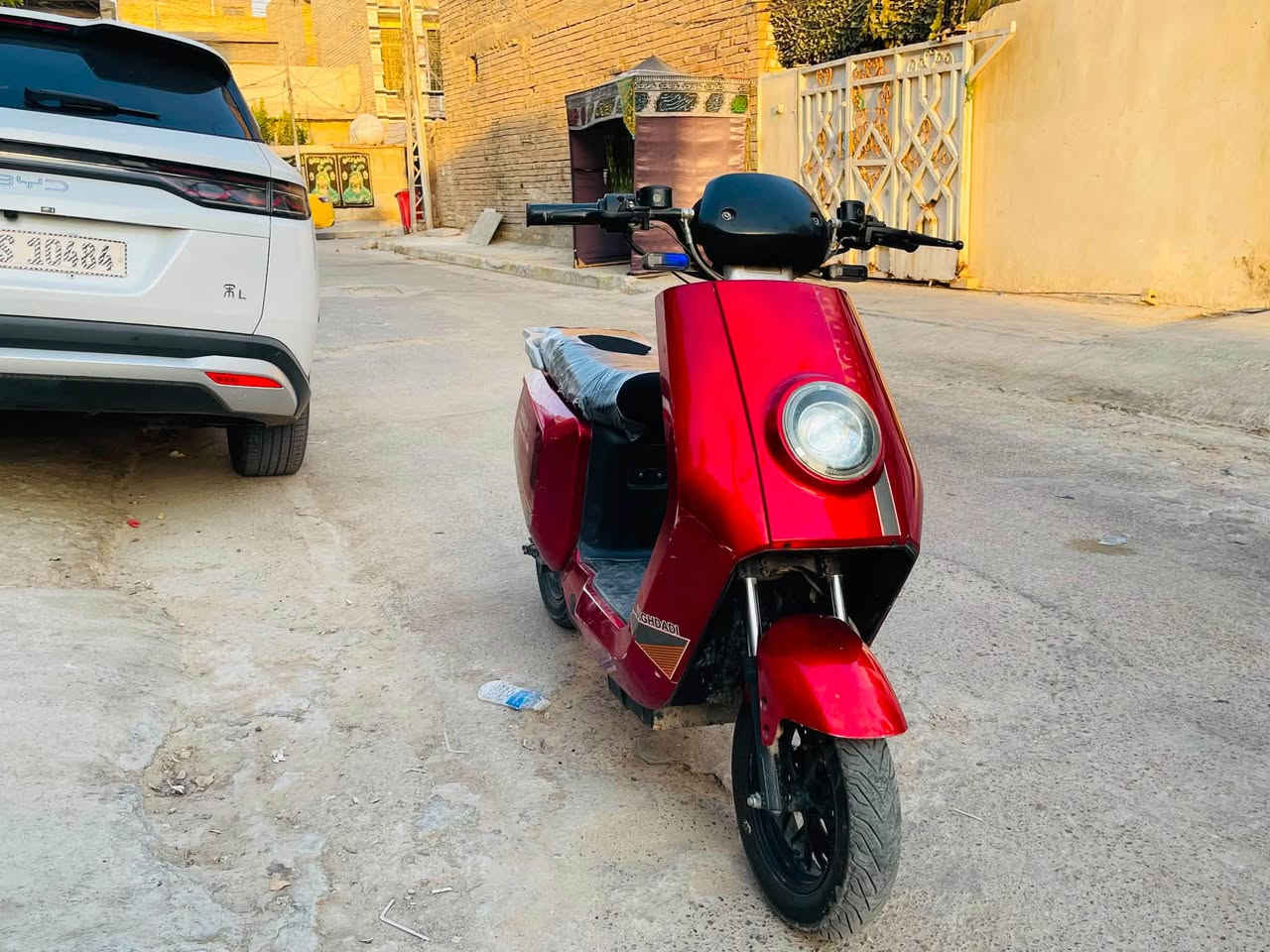 السلام عليكم
دراجه شحن للبيع ( كاسحه )
موديل 25 
ست بطاريات 32 امبير
ملفها 2000W
3 سرع سرعه 99 قفلها 115 حقيقي 60
بصمه 2 سويج 1
اشاير يمنه ويسره
لايت عالي وناصي
تايرات جلاتين 
بريكات امامي وخلفي هيدروليك  
منفذ USB لشحن الهاتف 
دبلات امامي خلفي
نظام R الرجوع للخلف
نظام P 
بطاريات جدد شحنها سريع وشاحنتها الاصليه
مشكلتها شخوط بالكفرات مثل ما بالصور والصندوك بي كسر بسيط فقط تجي وتفحص كلشي بيدك
سعرها 450 وبيها مجال للطيبين 
العنوان : بغداد البلديات
رقم الهاتف ***********
🌹.
