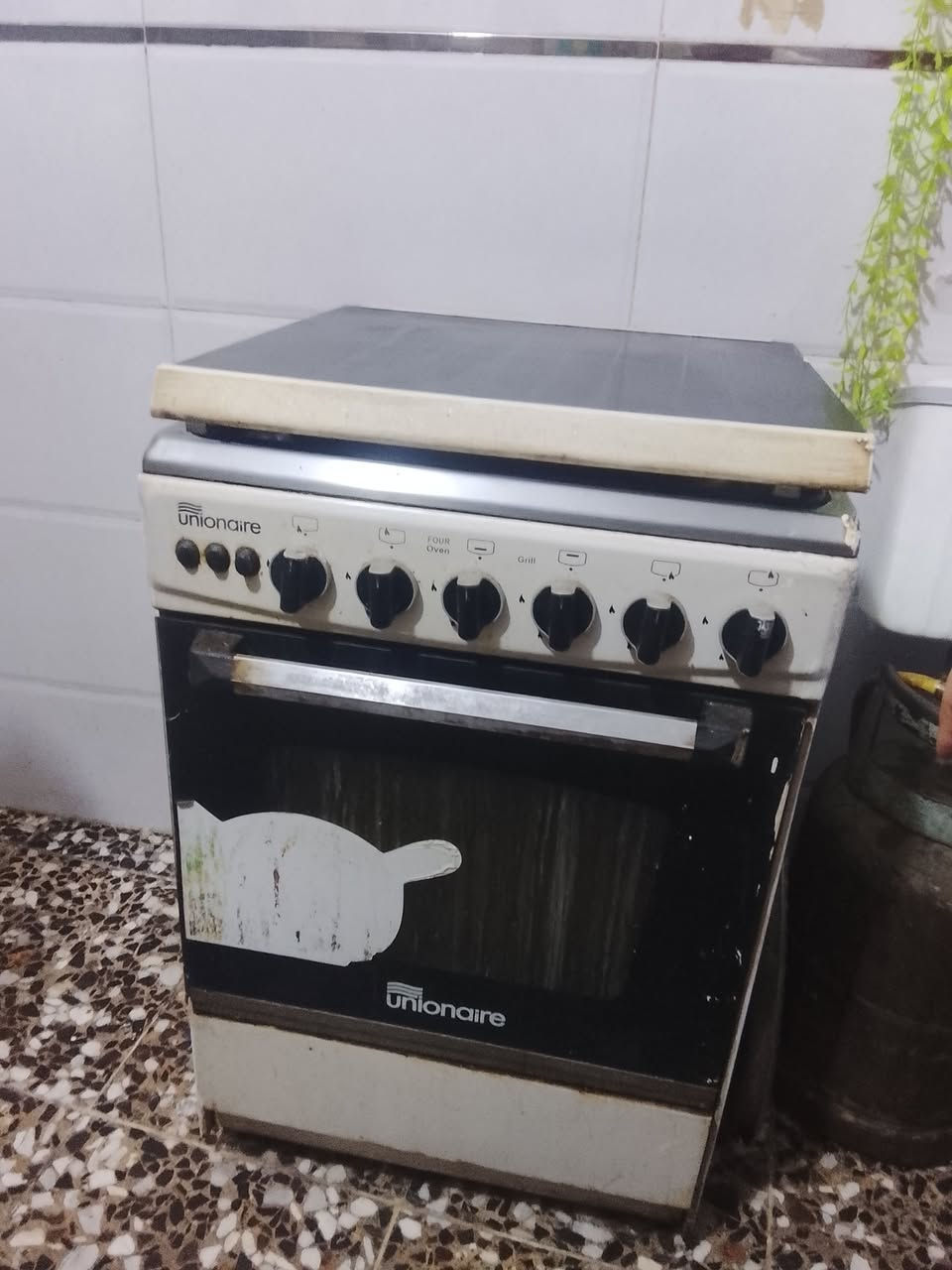 السلام عليكم طباخ مصري 4 عيون فرن شغال سعر 75 وبي مجال العنوان الحريه للاستفسار ***********
