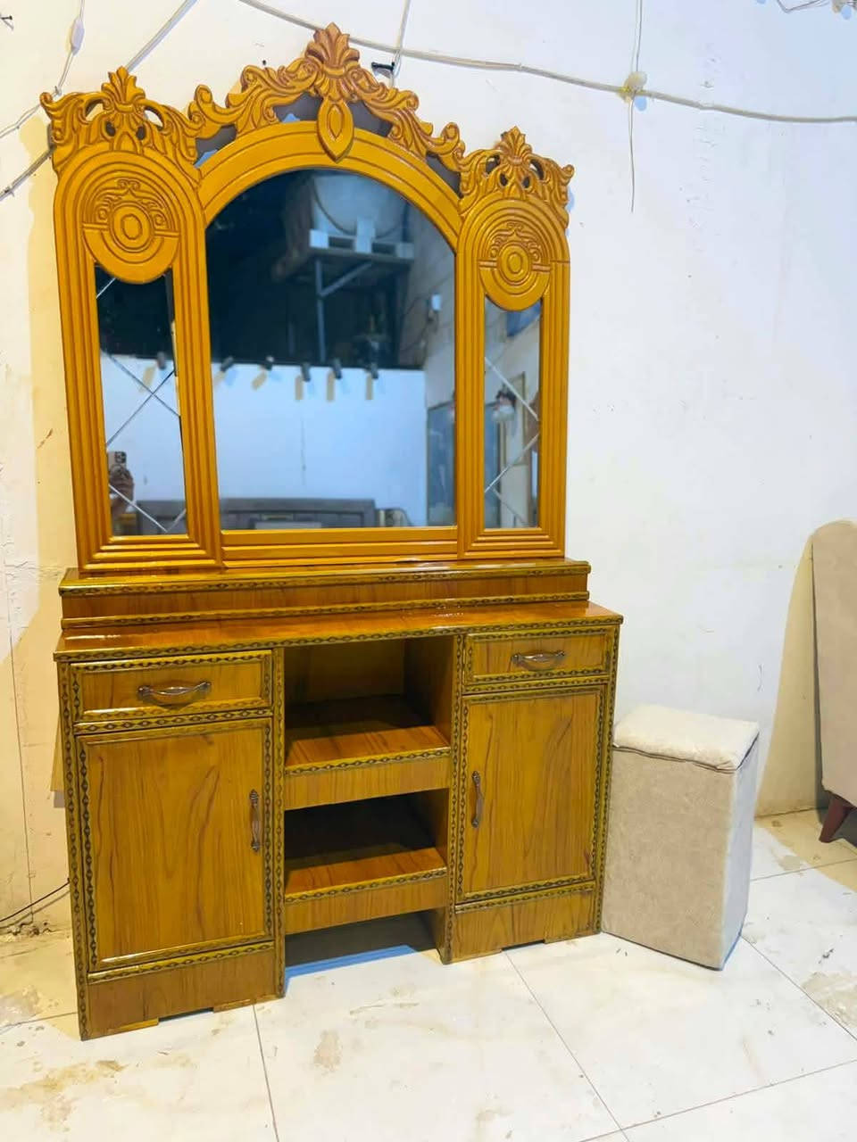غرفة عراقية • نضافة ٩٠٪ • صاج ٤مم