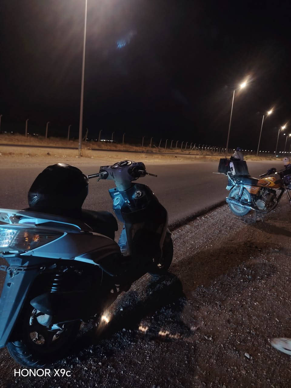 دراجة شلعة ومعدل الي من منومها هيج فقط نوزل وما اندل بتكريت 
الدراجة شلعة ومعدل
 رزانة حلوة
شرط طالعة محافضات
عيبها مجرد كفرات
سعرها 350 وبيها مجال للشراي
مكاني تكريت الديوم 
للتواصل ***********

نص مكتوب في الصور:
- HONOR X9c