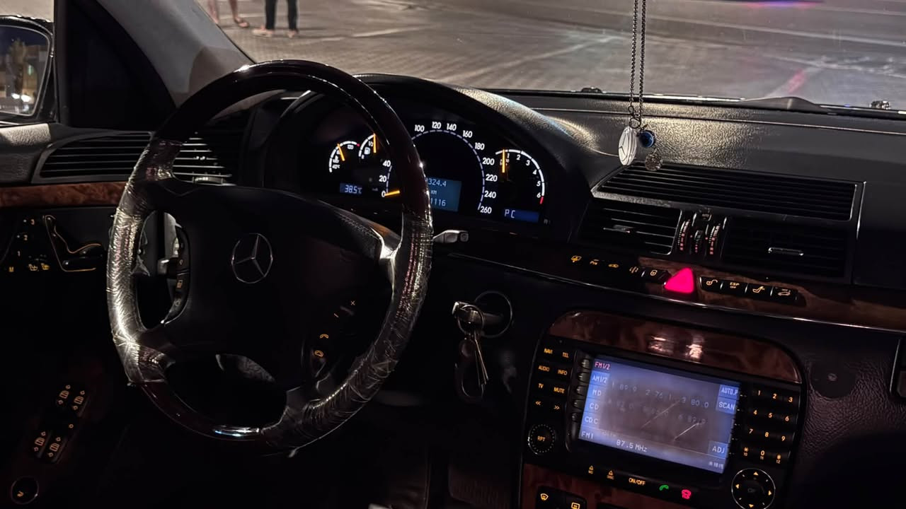 سلام عليكم.
غواصه ٢٠٠٥ عليها ارقام ٢٠٠١  سياره كفاله يابان وأعراق  s350 v6 مكانها بصره 
***********
