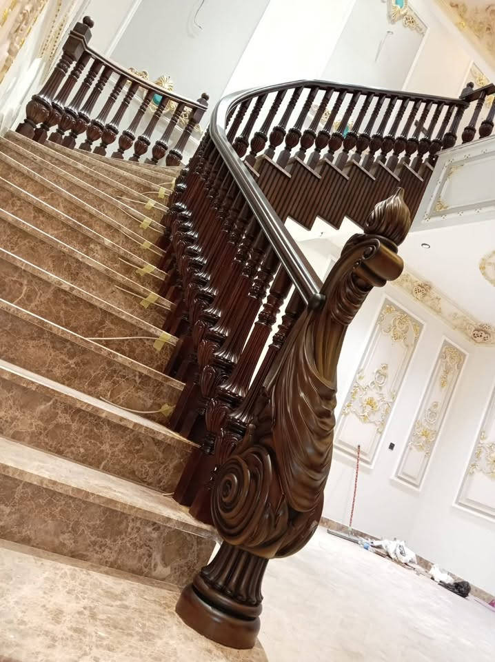 ✨ فخامة تبدأ من أول درجة… وتفاصيل تصنع الفرق. ✨
محجرات خشبية بتصميم أنيق تجمع بين جمال الخشب، قوة التنفيذ، وروعة التفاصيل، لتمنح الدرج والمكان بالكامل طابعًا من الفخامة والدفء. 🤎

نصمم وننفذ أعمالنا بعناية، لأننا نؤمن أن المحجر ليس مجرد حاجز للدرج… بل قطعة أساسية من جمال المكان.

📐 تصميم | تصنيع | تنفيذ
🌟 الجودة في التفاصيل… والفخامة في الاختيار

للتواصل زورونا في موقعنا 
رمادي شارع 40 او الاتصال 
***********

نص مكتوب في الصور:
- realme Shot on realme C35