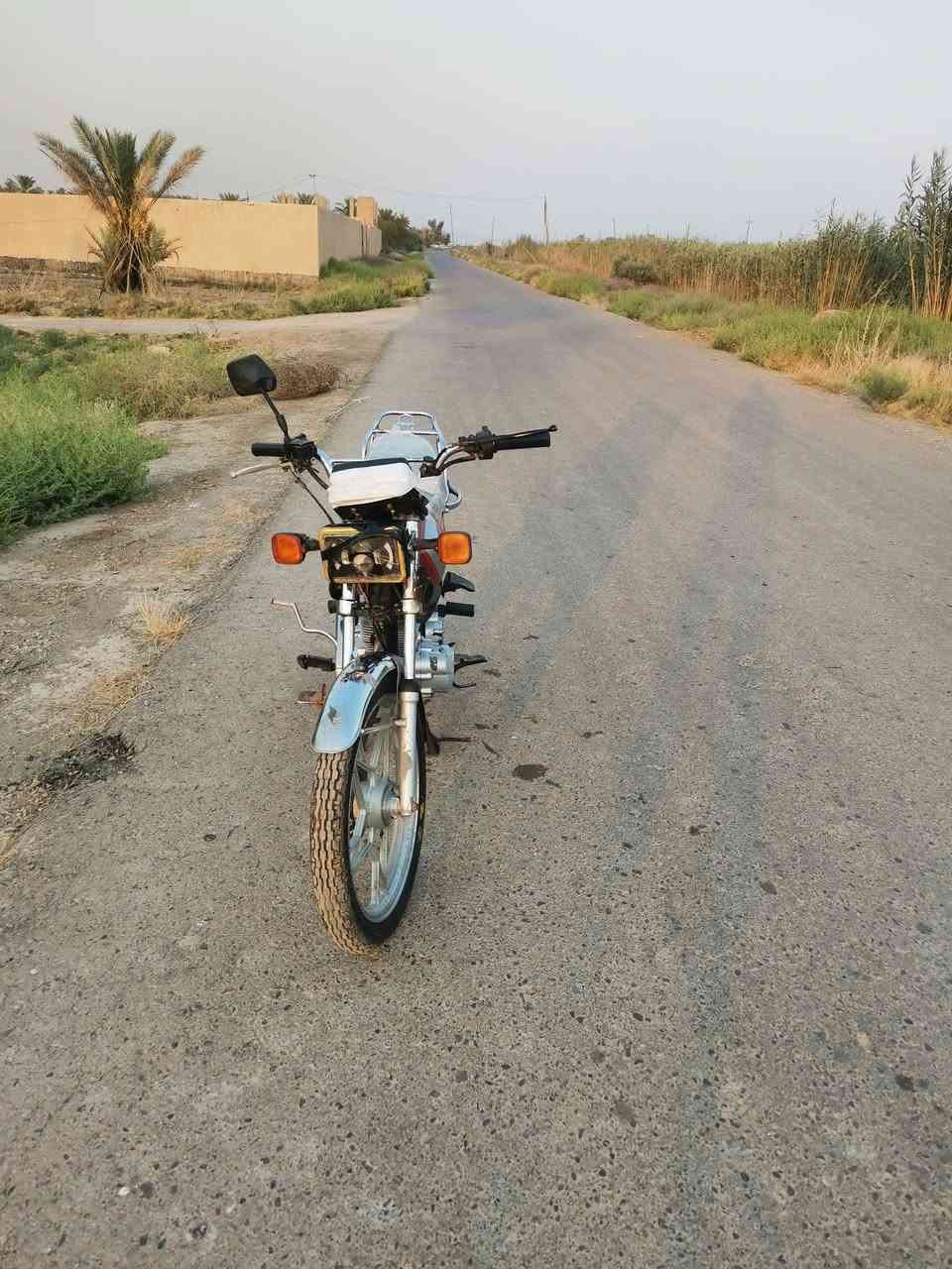 السلام عليكم دراجة خمسه كير موديل ٢٠٢١ محرك جديد أخرس شلعة تخبل لاصرف لادخان نكرة سلف كهربائيات كلها شغالة بس بيها نقوصات بسيطة فقط جوزة وباتري
 اوراق تالفةاتكفلك سرقة
السعر ٣٠٠وبيها مجال
مكاني بغداد البياع الشرطة الخامسه *********** بي وتساب
