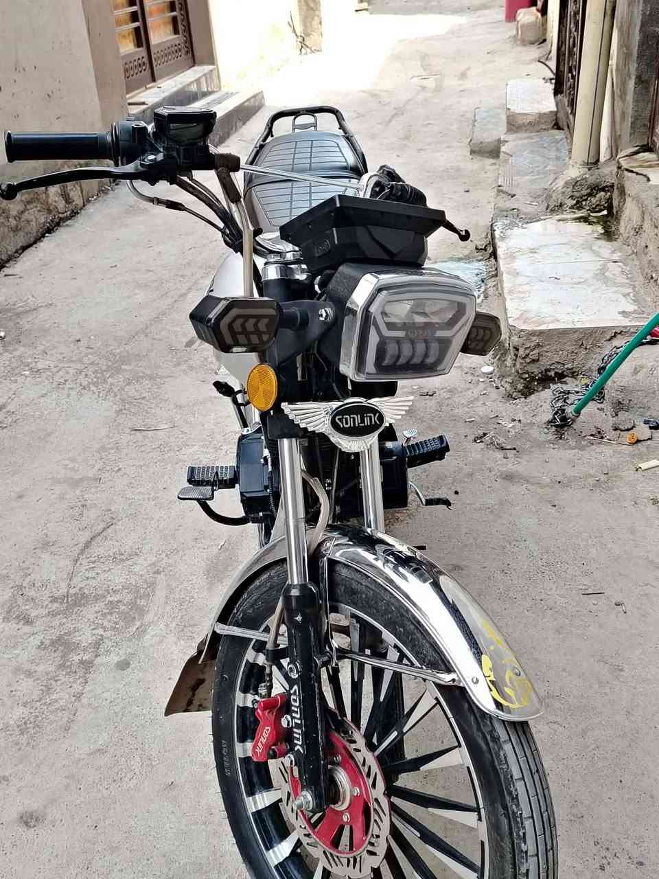 دراجه للبيع كفاله عامه شرط بصمه مديل 25 سعر 800 ***********
