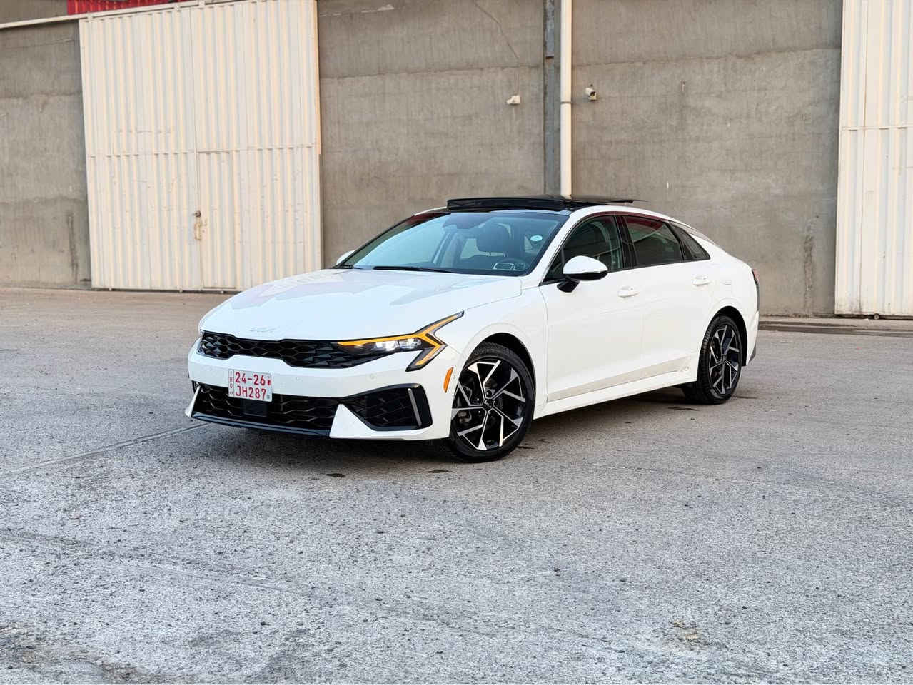 KIA K5 EX 2025🚘
فول فول فول ١/١
ما ماشية غير ٥ الف
محرك 2.5L 

***********
***********

8 sepeed Transmission
✨ المواصفات فول فول (Full Option):

 🟥5 كاميرات
كشن خزن ميمورى
كشن حار بارد 
بصمة ( ابواب + صندوق ) 
🟥 تشغيل عن بعد 
🟥 شاشة جبيرة ( كار بلي + اندرويد )
🟥 واير ليس شحن 
🟥مثبت سرعة 
🟥قيادة ذاتية 
🟥تحديد مسار 
🟥 رادار امامي 
🟥رادار جانبي 
🟥رادار خلفي 
🟥كامرا دوارة ١٨٠
🟥مثبت ستيرن 
🟥سايد بريك بصمة 
🟥مودات قيادة ( نورمال - سبورت - سبورت بلاص - كوستم)
🟥كشنات تدفئة 
🟥 بانوراما 
🟥تبريد بيانو 
🟥تبريد قطعتين 
تتحكم بيهه بالشاشة
🟥كيجات بالعداد تظهرلك قراءة (حماوة الدهن - التيربو - العزم)
🟥كيجات دجتال تتغير ويا كل مود مثل ماموضح بالصورة
🟥كير دكمً ٨ سرعات + شفتات ستيرن 
🟥نظام سماعات BOSE اقوى انظمة سماعات
🟥جامات اوتو
🟥اوتو هولد
🟥كشنات جلد
🟥لدات امامي خلفي 
🟥وبعد هواي مواصفات بيهه
سيارة بدون صبخ
سيارة رقم كاتى تترقم اربيل
رقم الشاصى

KNAG34J75S5331300

***********
*********** أربيل, العراق
