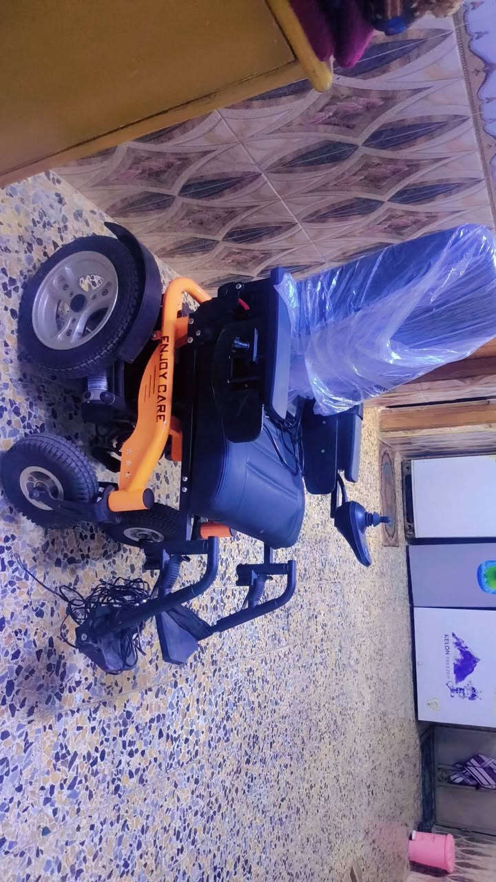 عربانه شحن للبيع  جديده ممستخدمه 
عوزه باتري  وشرط الفحص ***********النجف السعر 400وبيه مجال
