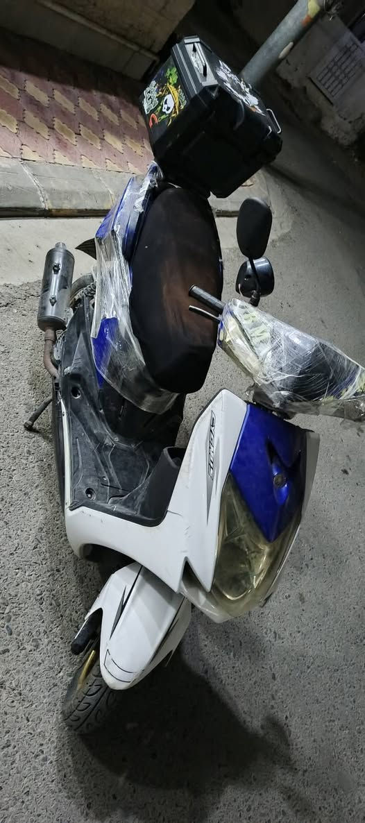 دارجه اوتاماتيك سرعه 140 نكره سلف يشتغل كيل عيب مابي كهربائيات كلها شغاله..... سعر 260 وبي مجال بس البوكس والامبثري مو وياه... مكاني سليمانيه رابرين.... ***********
