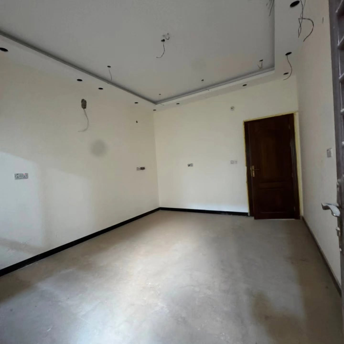 دار طابقين ونص للبيع | البراضعية 🏡
📍 الموقع: البراضعية – إفراز أبو ياسر
📐 المساحة: 100 م²
📏 الواجهة: 14 متر
📄 الطابو: ملك صرف – تحويل باسم المشتري
✨ تتكون من: 🛏️ 5 غرف منام
🛋️ صالة
🚗 كراج
🍳 مطبخ
🚿 3 مجاميع صحية
💰 السعر: 285 مليون دينار
📞 للاستفسار والتفاصيل: ***********
***********
تبارك العقارية | بيع • شراء • تأجير • استثمار
✨ عقارك بأمان… واستثمارك باطمئنان

#اكسبلور_فولو #اكسبلور #فولو #تصويري📷 #العراق
