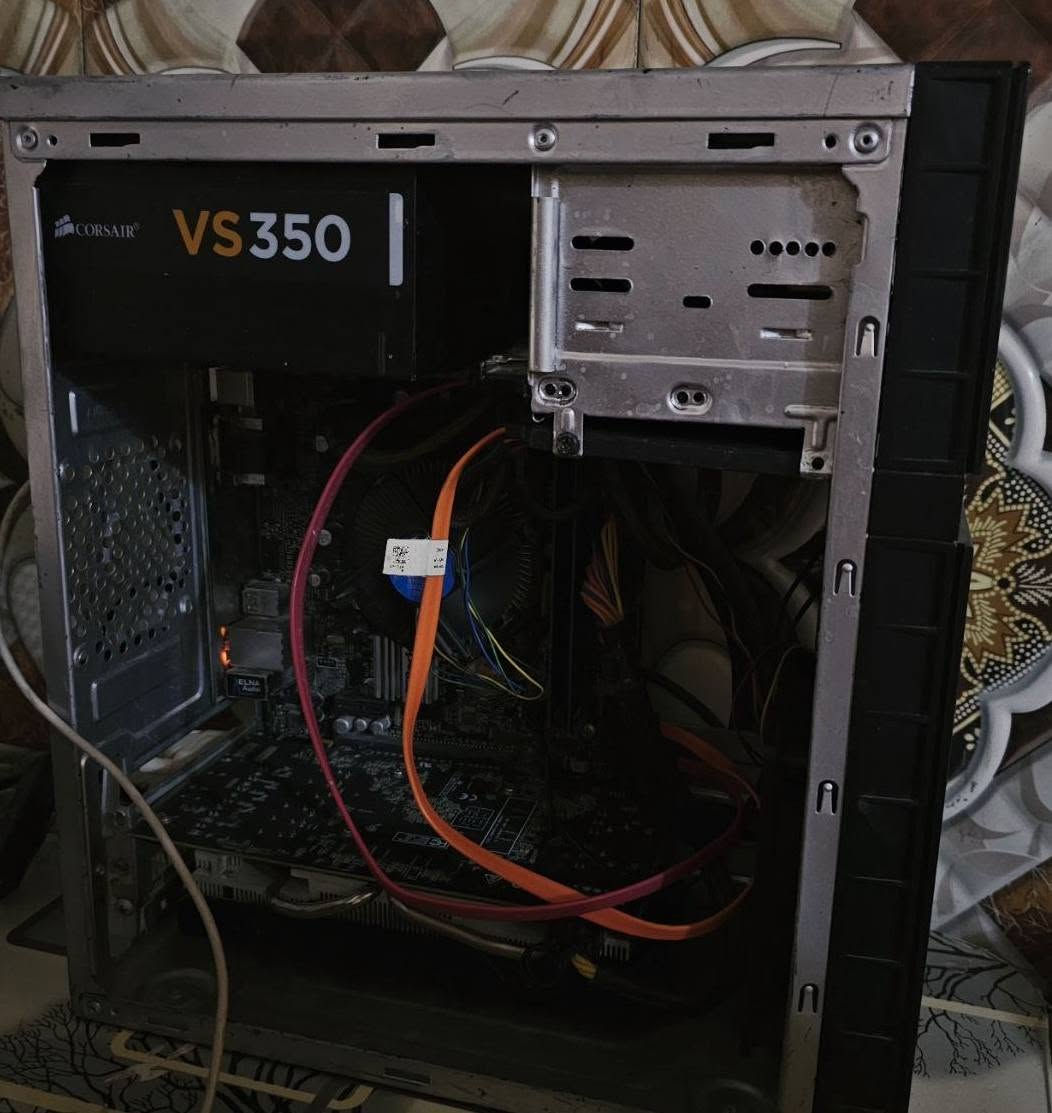 السلام عليكم
🧠 CPU: Intel Core i5-9400F
🎮 GPU: AMD Radeon RX 580 8GB
🧩 RAM: 16GB DDR4 3200MHz
🧱 Motherboard: H310
💾 SSD: 120GB
💽 HDD: 500GB
🔌 PSU: 350W
🖥️ Monitor: Samsung 75Hz

مع حساب ستيم فيه جيتي أي فايف

رقم للتواصل واتساب: ***********
ادمن❤️

