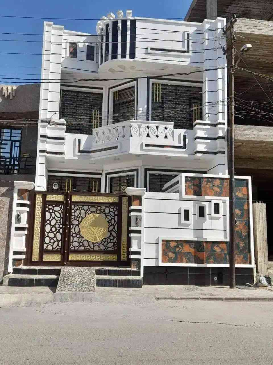للبيع • عقار • لا تفاصيل