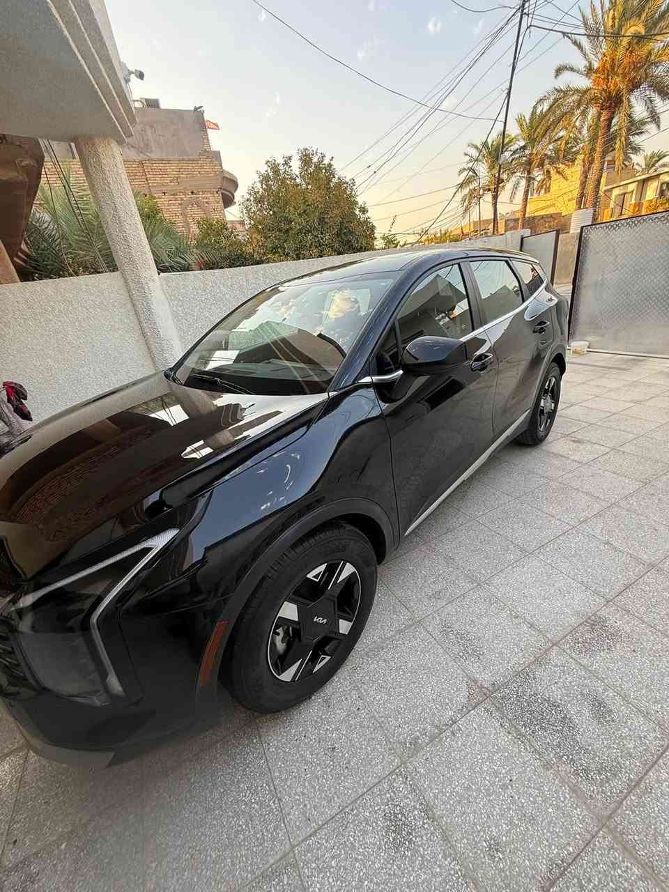 2026 LX FWD وارد أمريكي بمحرك 2.5 GDI:
دخلت للعراق بتاريخ 2026/5/5

* ⚙️ الكير: أوتوماتيك 8 سرعات
* 🔧 نوعه: Torque Converter Automatic (8AT)
* 🚗 الدفع: أمامي FWD
* 🔥 المحرك: 2.5 لتر GDI، 4 سلندر 

حساسات امامي خلفي
شاشة كار بلي متصلة
التبريد قطعتين لمس
اوتو هولد
اوتو ستوب  
اوتو باركينك
3 وضعيات قيادة

السعر 220$

السيارة كاملة مكملة مابيها اي نقص شغل واطلع دهن بانزين 

مكانها الزعفرانية *********** اتصال او واتساب
