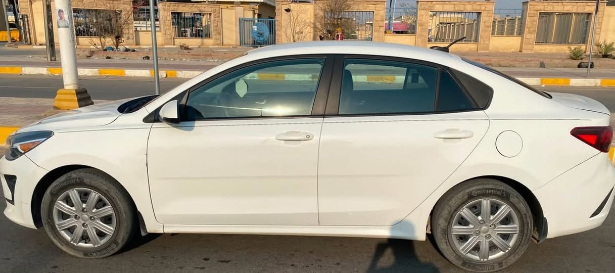 كيا ريو 23 امريكي 1600 دكشن عالي دبل نوزل 
ضربتها السيارة بكلايت خلفي راجع على البارد 
وداخل العراق بيه جاملغ الأمامي الأيسر والأيمن ع البارد راجعات السياره نظيفه واستخدام شخصي  
السيارة معوقين و ماشية 43 الف. 
و عندي وكالة عامة 
مكاني ذي قار-شطرة
للاستفسار الاتصال على الرقم ***********
