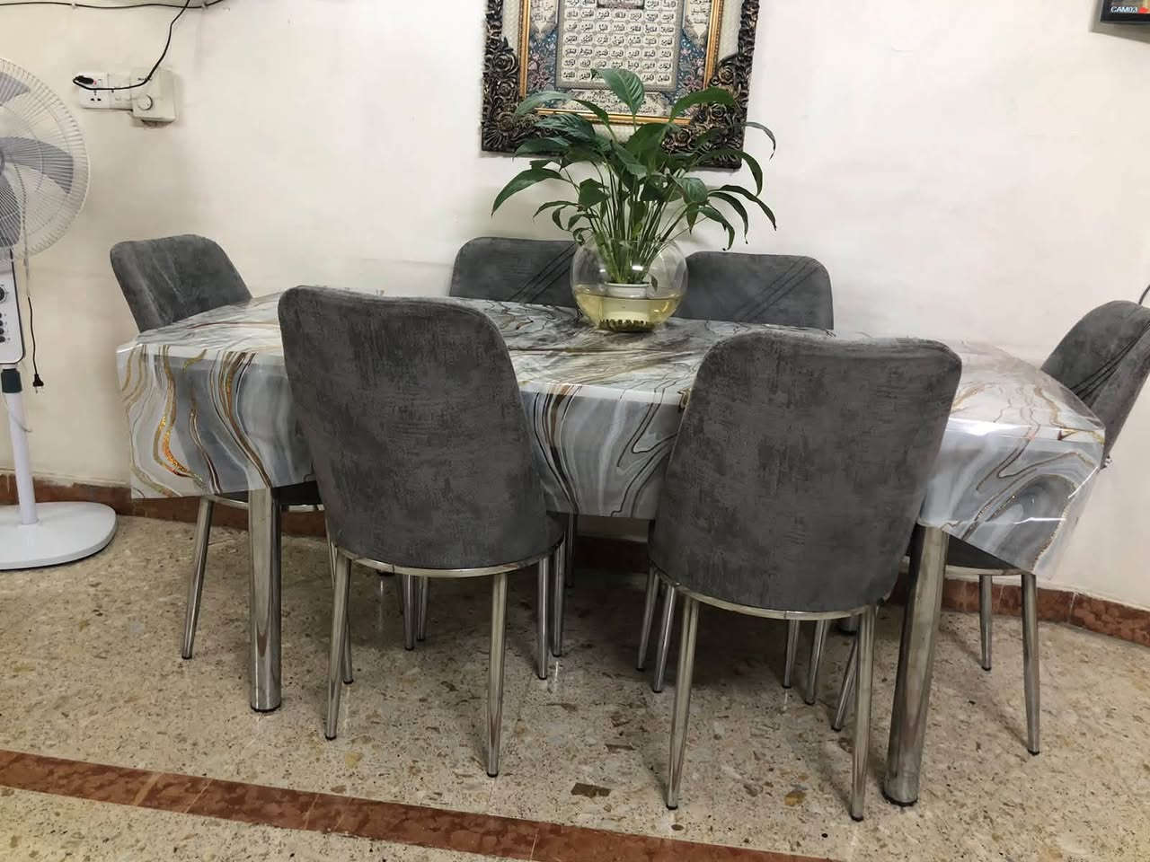 سلام عليكم غراض مستعمله للبيع ميز الطعام والتخم كلمن وسعره مكان بغداد الكراده للاستفسار مراسلت الصفحه أو الاتصال عل الرقم ***********
