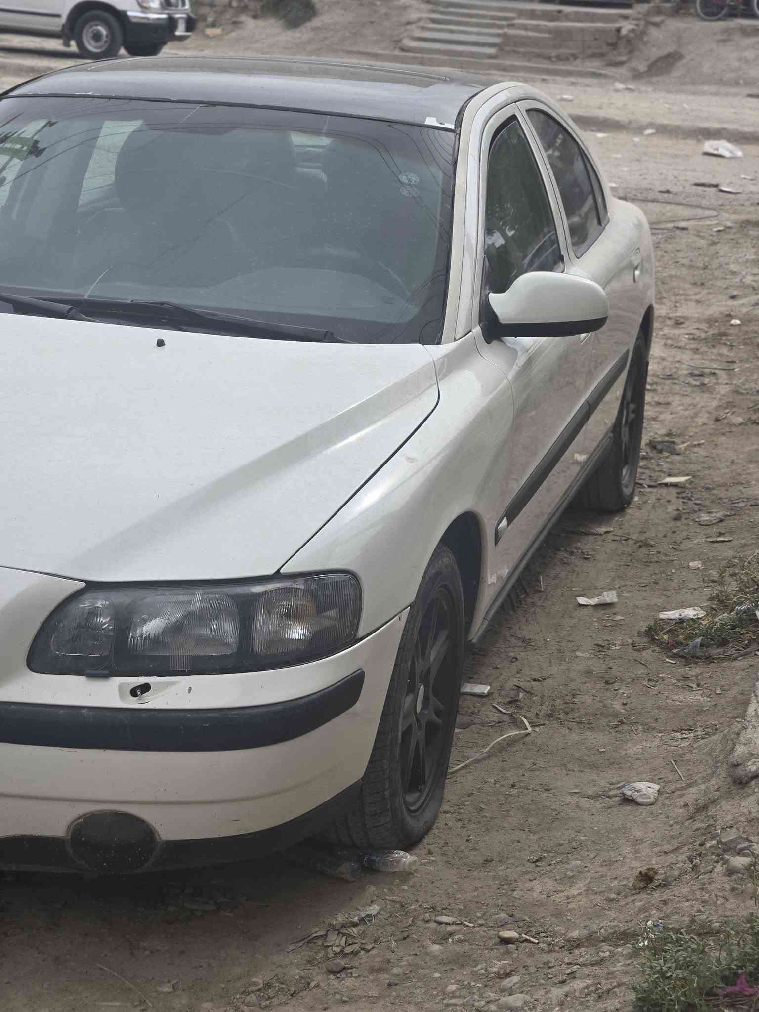 S60 T5 • ٢٠٠١ • كامري ١٨٠٠