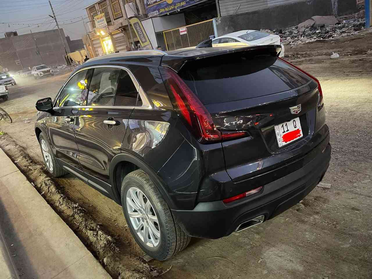 السلام عليكم 

كديلاك XT4  2023
 فول مواصفات فئة لاكجري
جلد فتحه بانوراما 
جنطة كهرباء 
تحديد مسار 
 كشنات تدفئة 
حادث بنيد فقط و موضع بالصور  
 
رقمها  بغداد و بأسمي 
هاتف / ***********
مكان السيارة بغداد

نص مكتوب في الصور:
- 41932365
