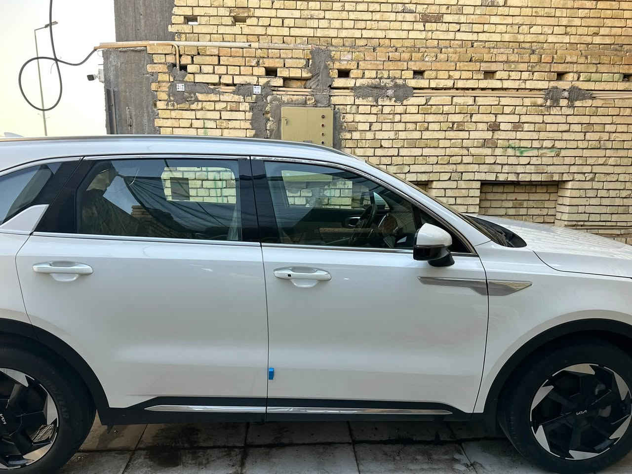 🚘 للبيع كيا سورينتو 2024

💰 السعر: 280 ورقة
يوجد مجال بسيط للتفاوض للجاد

📍 الموقع: البصرة – ياسين خريط

🔹 تفاصيل السيارة:
• كيا سورينتو موديل 2024
• رقم بصرة الجديد والسيارة باسمي
• الممشى الحالي 83,000 كم وقابل للزيادة
• خليجية
• بنزين
• محرك 6 سلندر 
• ضمان وكالة كيا الدولية: 5 سنوات أو 100 ألف كم بشرط الفحص

🔹 أبرز المواصفات:
• حساسات إطارات
• شفتات ستيرن
• شاشة + عدادات ديجتال + كاميرا
• جنوط قياس 19
• سايد بريك كهربائي
• مقاعد أمامية كهربائية
• المقعد الخلفي كهربائي
• صندوق كهربائي
• داخلية بإضاءة متغيرة 14 لون
• إضاءة زينون + حساس مطر
• بصمة تشغيل عن بُعد + ترحيب كيا
• حساسات أمامية وخلفية
• برادات جانبية
• شاحن هاتف لاسلكي
• نافيكيشن (نظام الخرائط وتحديد المواقع)
• حساسات كشفات
• هندبريك بصمة
• ثلاث قطع تبريد
• التبريد الخلفي بتحكم منفصل
• 4 أنظمة قيادة Drive Mode
• نظام فرامل ذكي Auto Hold
• نهاري أمامي LED
• خلفي LED
• مرايا طي كهربائي مع إشارة جانبية

📞 للتواصل واتساب:
***********
