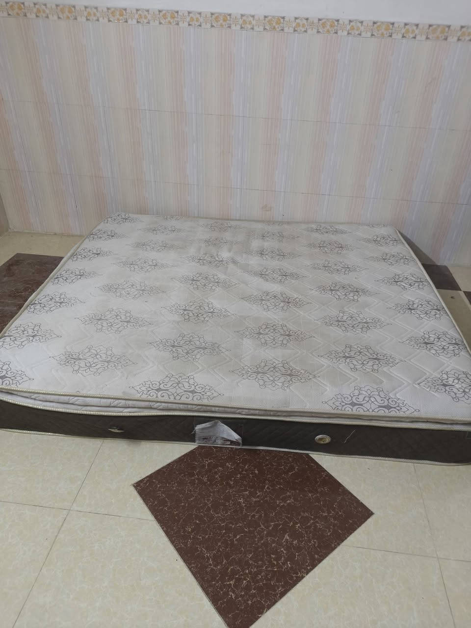 مندر تركي طبي طبقتين السعر 150 وبي مجال
العنوان كربلاء رقم التواصل ***********
