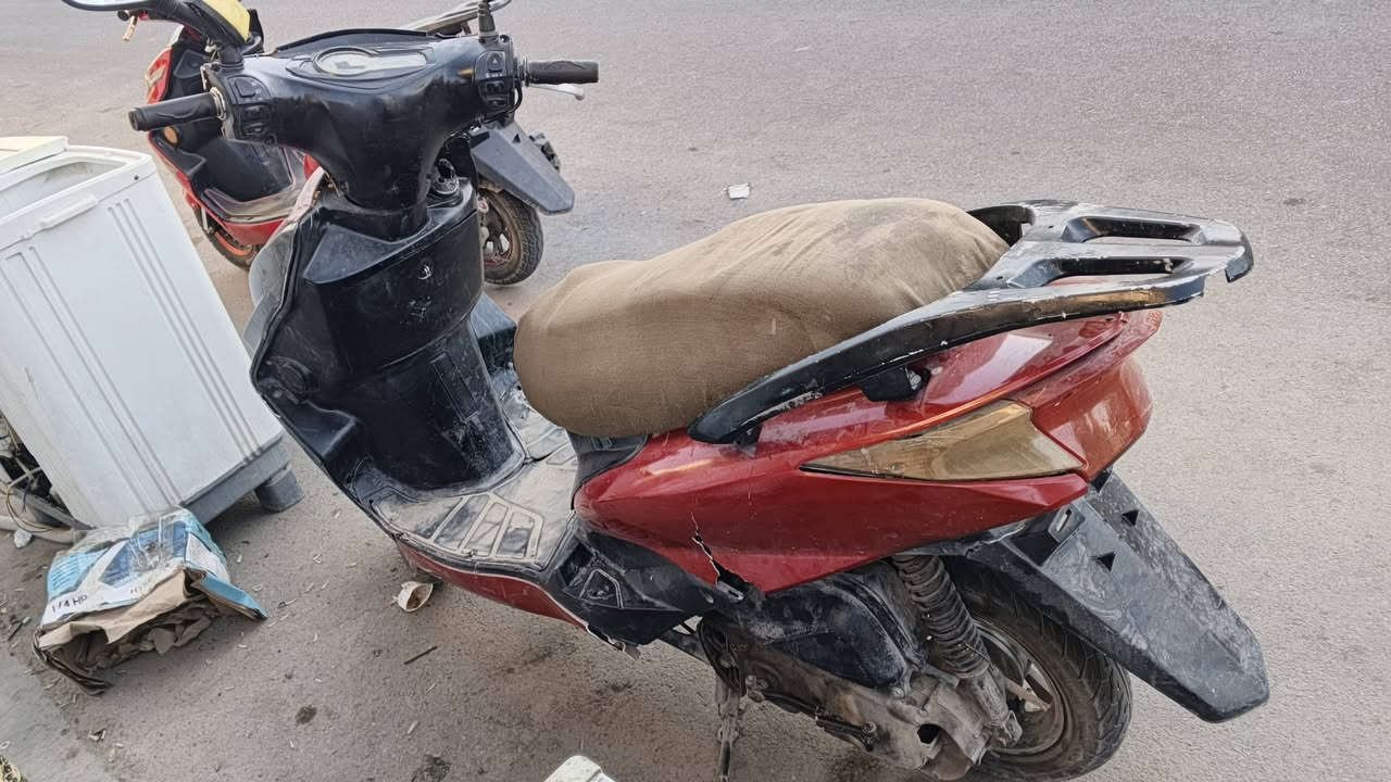 سلام عليكم
سكنز 
مكينه ماكس 
توني مجفته درجه اولا
كشره شوفت العين 
سعر 165 الف 
مكاني سده الهنديه 
***********
