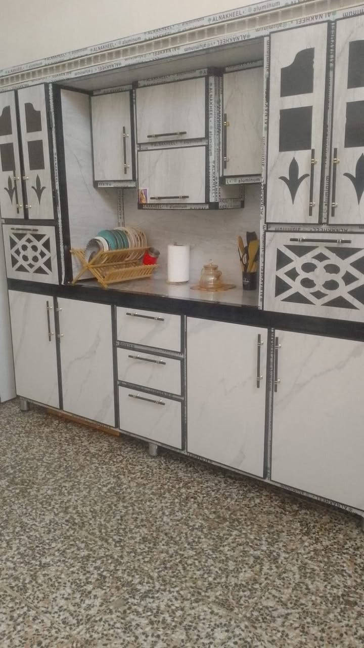 كاونتر للبيع مستعجل على بيعته 
رايده ب400 وبي مجال بسيط ***********
