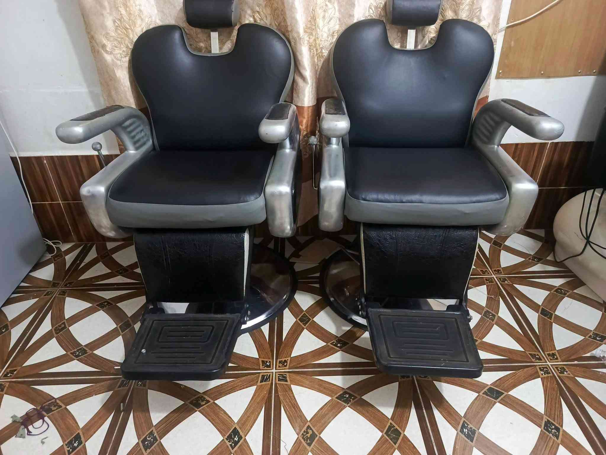 كرسي 💺 حلاقة عدد 7 او 9  كلش انضاف شغال  اخو الجديد مع ميز او مرايه
شبح 👻 اكبر حجي بل شبح 👻
الانبار القائم الكرابله 
السعر 
ع خاص 
او وتساب 
او ع رقم 📱
رجانه 
***********

