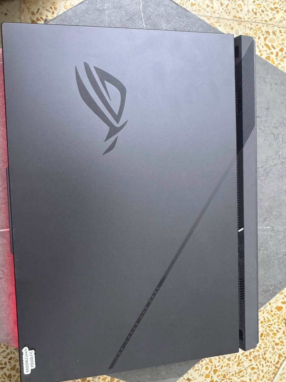 ASUS - ROG Strix G16 16" FHD 165Hz Gaming Laptop AMD Ryzen 9 8940 HX
16GB RAM 
NVIDIA GeForce RTX 5070 Ti 
1TB SSD
لابتوب استخدام قليل جداً
سعر مليونين ونص ( بيها مجال )
العنوان بغداد
تواصل واتس ***********
