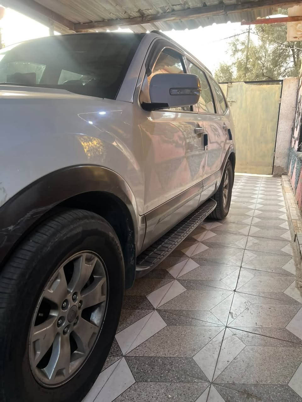 سلام وعليكم كيه موهافي البيع مروس فقط بتاهو السياره خليجي فول موصفات داخل عسلي السياره بيها بنيد فتح فتحو من بدلت مكينه وبيها قطعه زغيره صبغ بلباب الصدر وبيها الصندوك تقسيم السياره رايدها 120 وبيها مجال مكاني البصره  ام قصر ***********
