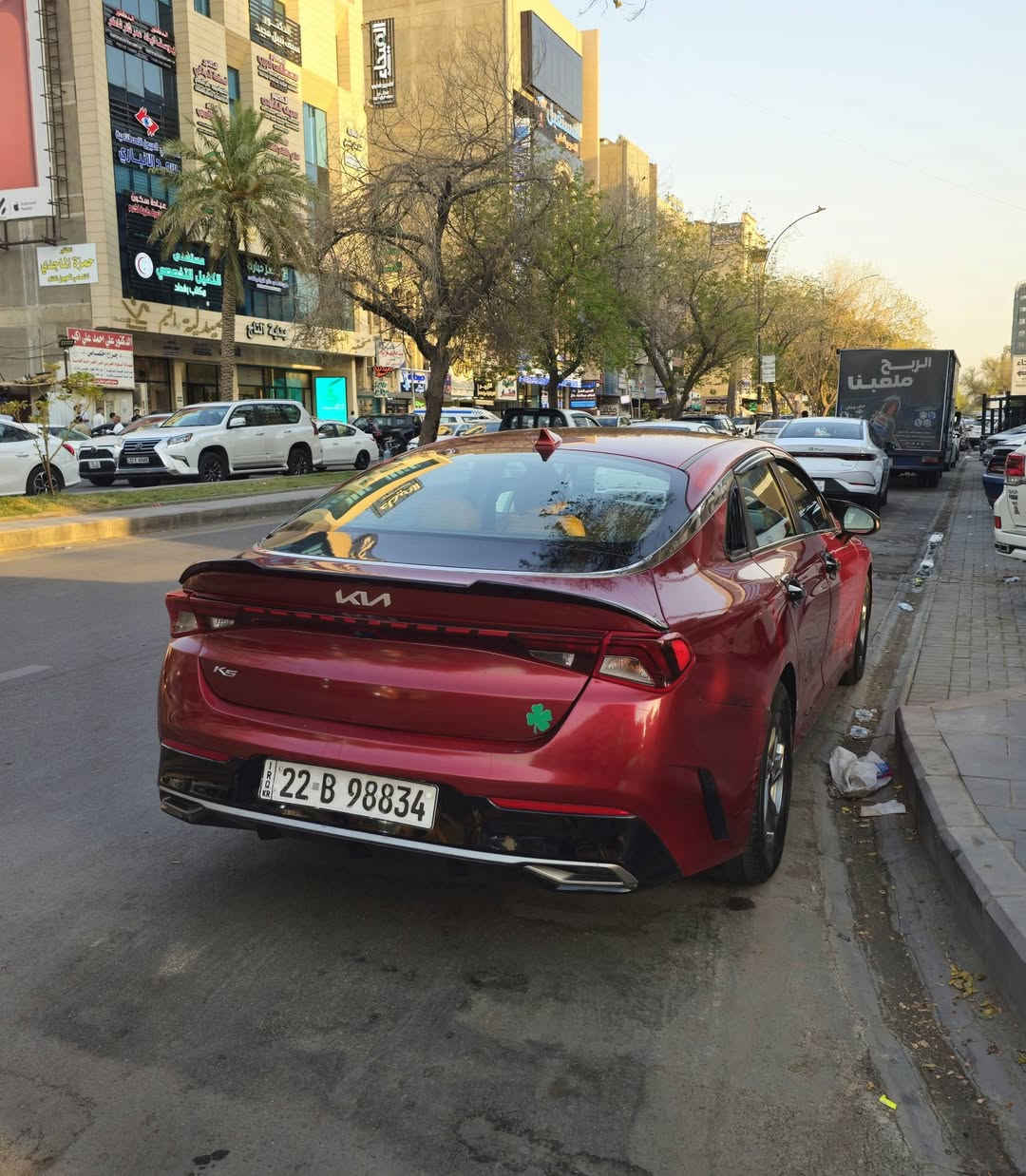 السلام عليكم 
K5  موديل 22 وارد امريكي 
رقم اربيل سنويه باسمي سنويه لحد 29 
هزة بعدها ماساقطه 
سيارة فول ماعدا فتحه 
بصمه تشغيل وبصمة ابواب 
تشيغل عن بعد 
لد ترحيب باليدات 
محرك 2500 تيربو 
كشنات جلد + ارضيه جلد  تخم تاير ويل كب اصلي 
ماشيه 82 مايل  سيارة حادث بابين عكس السايق وبيها طخات خفيفه بدون دواخل بالعراق ابيع مصبوغ حزام  
السعر 120 بيها مجال 
اتصال *********** 
***********
