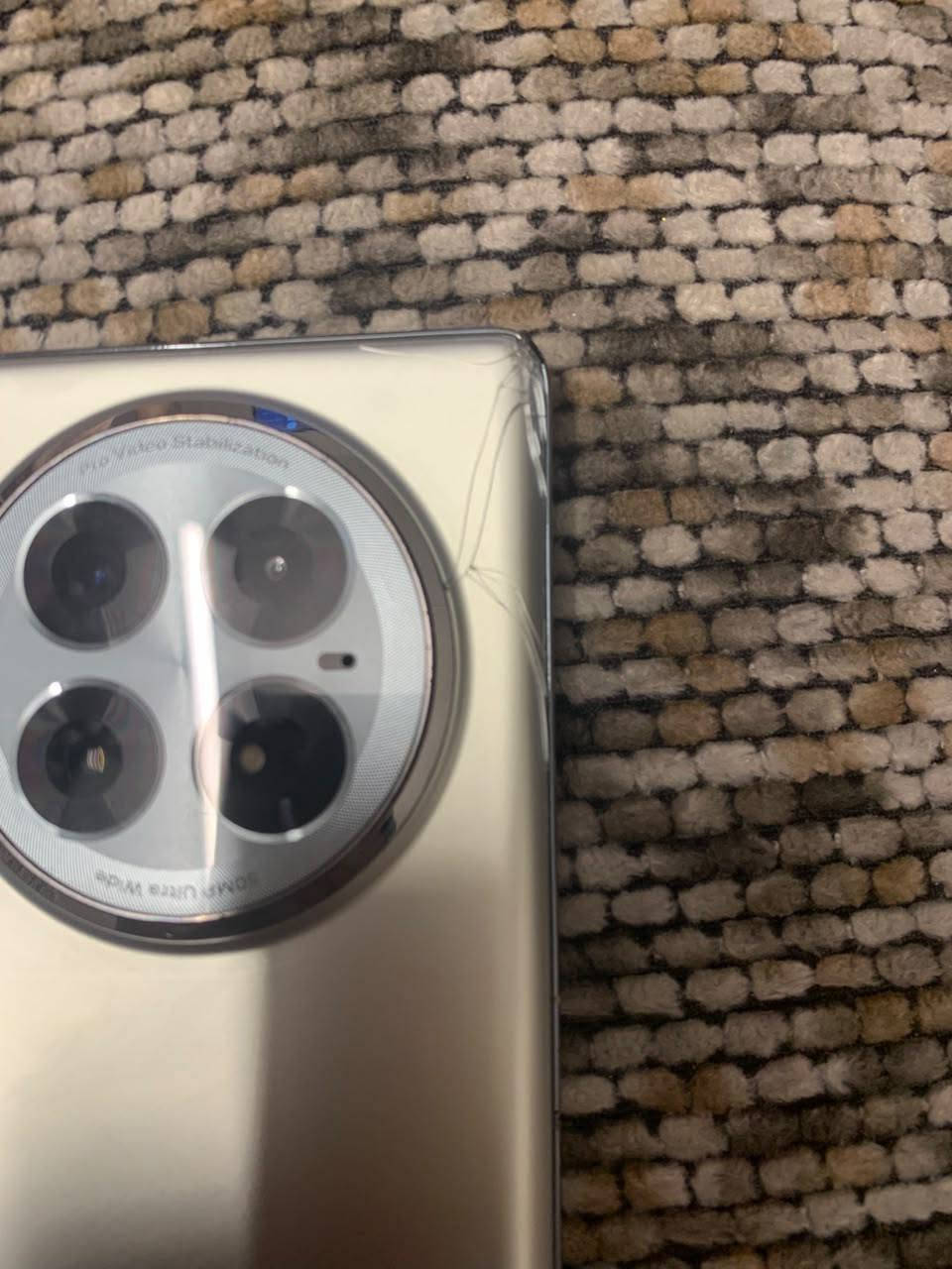 انفنكس زيرو 40 5G
السعر 350 
ذاكرة 512 
جهاز غني عن التعريف 
جهاز جديد فقط بي هذا الفطر ال بل ظهر مماثر ع شي 
مكاني بغداد الكرادة 
عندي توصيل داخل بغداد ب 10 
***********

نص مكتوب في الصور:
- هاتفي XOS 15.1.2 استناداً إلى Android التحقق من التحديثات التخزين ٤٩,٤١ غ.ب / ٥١٢ غ.ب اسم الجهاز Infinix ZERO 40 5G الطراز Infinix X6861 وحدة المعالجة المركزية Dimensity 8200 Ultimate RAM 12.00 GB+9.00 GB الكاميرا الخلفية 108M OIS+50M+2M الكاميرا الأمامية 50M البطارية 5000mAh الشاشة 1080x2436