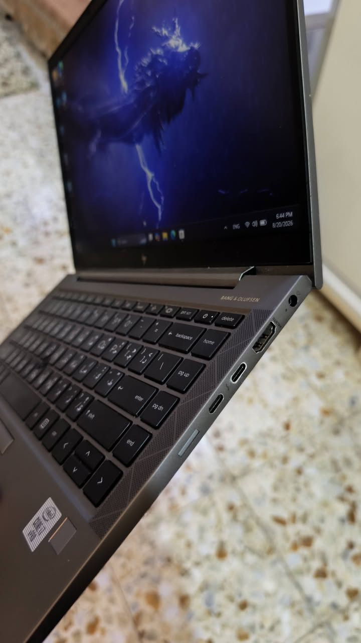 السلام عليكم عندي حاسبة hpفئة الZbook ممتازة للمهام الهندسية والبرمجة والالعاب تشغل GTA5 الحاسبة جداً نظيفة ومواصفاتها امامكم بالصور 
عيبها الوحيد فقط ضربة خفيفة من الحافة ومتأثر
والسعر 500 الف وبيها مجال خير من الله 

 للاستفسار الاتصال او واتساب على الرقم 
***********
