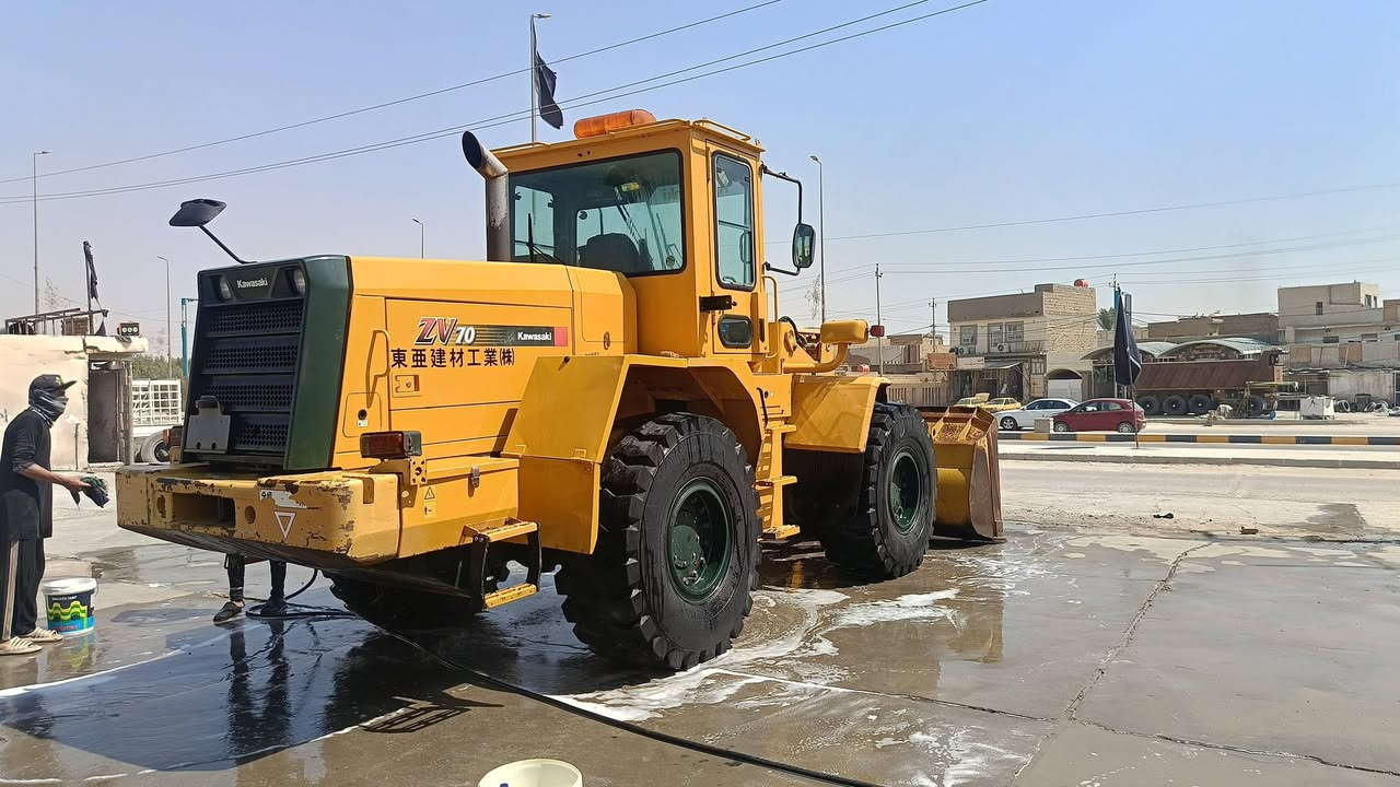 كاوسكي zv70 دخول جديد  (مكينة هينو)  ياباني بعدة ممرقم  مشتغلة بل عراق فقط 10تيام برغي ممفتوح بيهة المكينة عنوان ديوانية ***********
