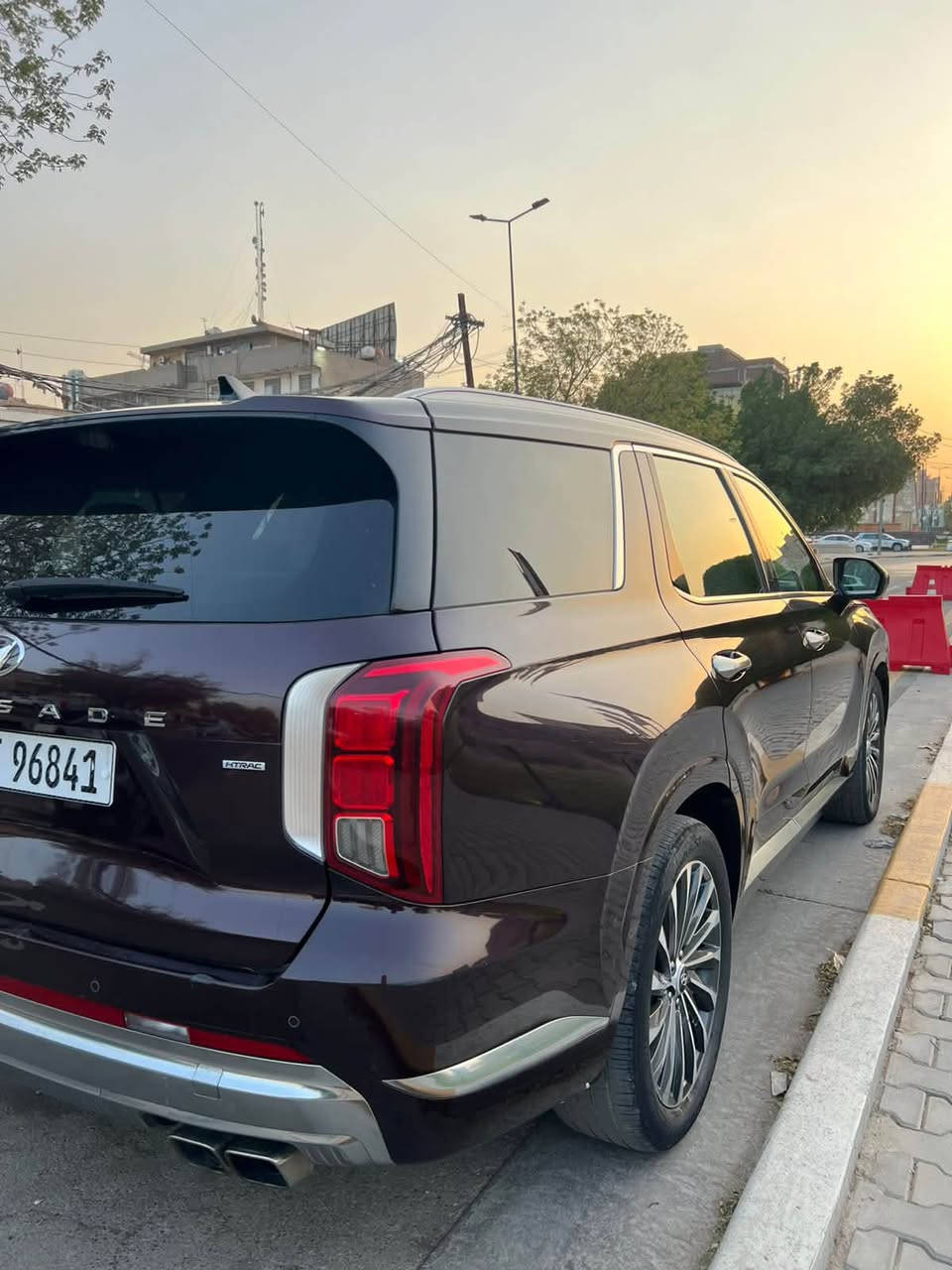 #للبيع

بالسايد 2024  كالكرفي وارد امريكي

Hyundai Palisade 2024

المسافة المقطوعه :49000km  

حجم المحرك :3.8 l 
6 cylinder 

#مواصفاتها

1. شاشه 

2.كامرات 360

3.بنوراما طكتين

4.بصمه

5.كشنات جلد جملي

6.تشغيل عن بعد

7.هيترات بالكشنات

8.حساسات خلفيه امامي

9. رادارات 360

10.كشنات خلفيه كهرباء

11.لد امامي

12. سبعه راكب

13.فور ويل

14. اشاير بالمري

15. ايقاف ذاتي

16.ثلاث قطع تبريد

17.تحديد مسار

18. تدفئة و تبريد بالكشنات الخلفيه

19. اوتو بارك

20.شحن وايرليس

21.كامرا بالمرايا

22.مري شفط

23.داتا شو

للتواصل:واتس او اتصال
 ***********

الموقع: بغداد

#هيونداي
#سيارات
#للبيع
#بغداد
#سيارة
