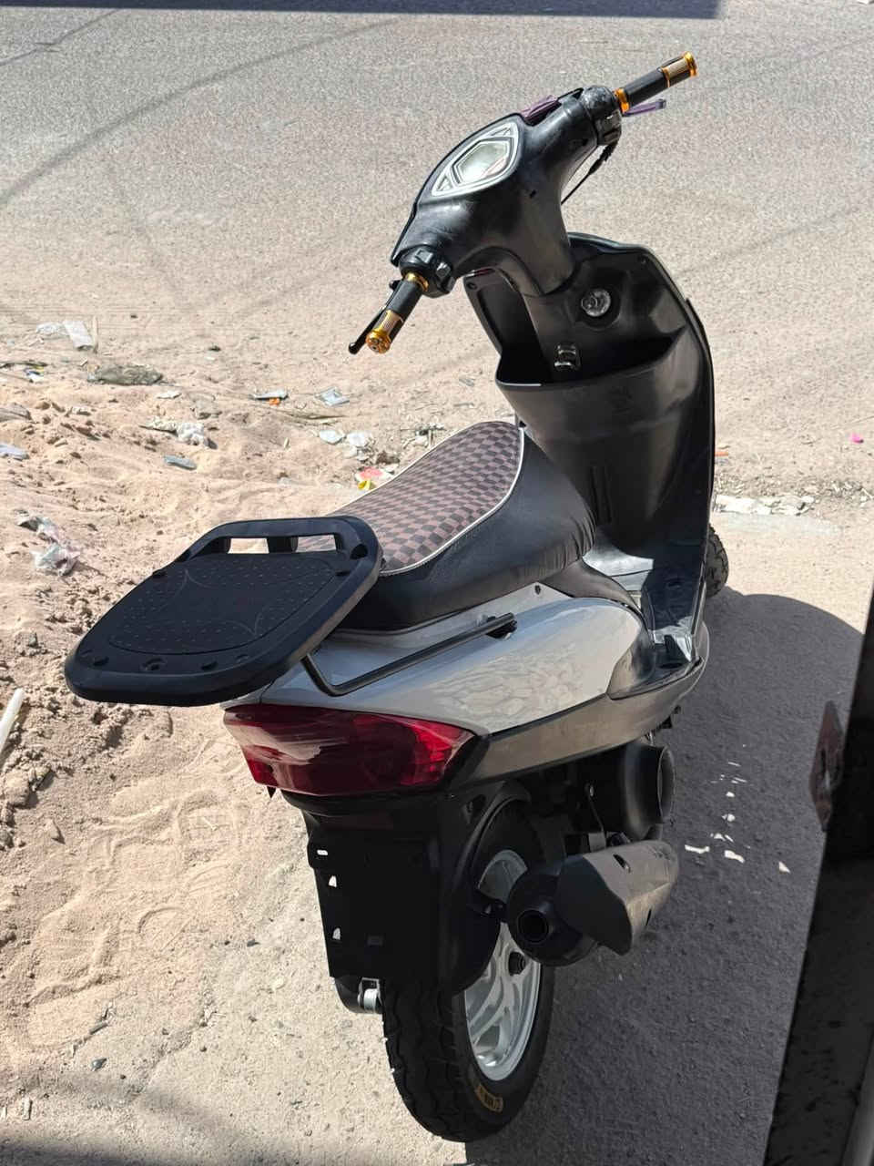 السلام عليكم
اروحلك فدوه مو شراي لا تتفق وتعبني وتجي تضل تضبط

تجي من الباب تشوفها وتروح لا أخذها مصلح وتروح تفتر بيها وتجي ها هاي هيج بيها هيج طفت بيه بانزين

.

.

ماكس عدله 120

.

.

محرك كفاله سلندرها البلادي

.

.

لون ازرق طافي او بحري

.

.

عليها نواعم

.

. يدات koso بنفسجي

.

. قبق عمبار RGS

.

. قبق فلاوينRGS

.

. دبل خلفي 7 الوان

.

. دبل امامي سلفر او نيكل رياضي

.

. وياله رياضي

.

. عداد إلكتروني
عليكم
اروحلك فدوه مو شراي لا تتفق وتعبني وتجي تضل تضبط

تجي من الباب تشوفها وتروح لا أخذها مصلح وتروح تفتر بيها وتجي ها هاي هيج بيها هيج طفت بيه بانزين

دراجه جديده وما متعوبه 
ما تفيدك اعبر المشور 

.

.

ماكس عدله 120

.

.

محرك كفاله سلندرها البلادي

.

.

لون ازرق طافي او بحري

.

.

عليها نواعم

.

. يدات koso بنفسجي

.

. قبق عمبار RGS

.

. قبق فلاوينRGS

.

. دبل خلفي 7 الوان

.

. دبل امامي سلفر او نيكل رياضي

.

. وياله رياضي

.

. عداد إلكتروني
العنوان العماره قضاء المجر الكبير 
رقمي ***********
السعر 900 وبيها مجال
