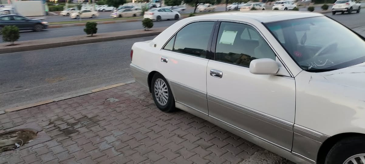 سلاو  لەسەر ئیزنی ئەدمینی خۆشەویست
مەلیکەی ساخ DVگەورە ٣ دوگمەی ٤ کوشن کارباو پەردەیە پێشو دواکریستاڵ کامل مەسرەڤ کراوەدەمو لی دراویشی نیە   کودی بۆکراوە بەس پلیتەکەی ماوە وەری گرینەوە  ٥٠$ معامەلەیەکی برایانە  شوین سلیمانی (***********)
