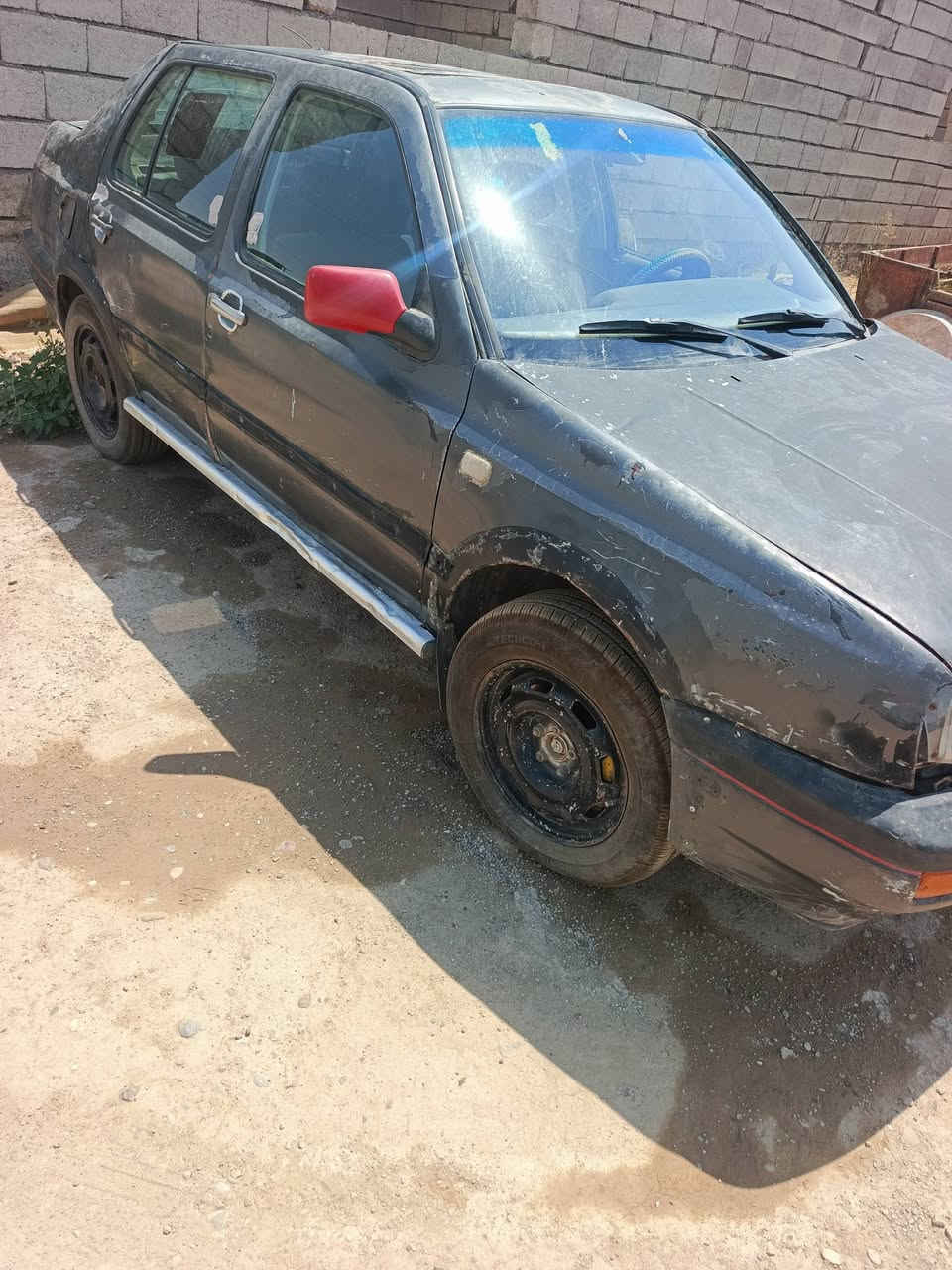 السلام عليكم للبيع كولف برازيلي كير محرك وصدر شرط وتواير4جدد وباتري جديد السعر مليون وبيه مجال بيع مستعجل الاستفسار الاتصال ***********
