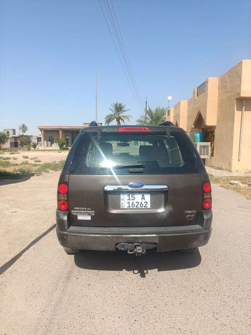 سلام عليكم 
فورد اكسبلور 
رقم انبار شرط التحويل
كير ومحرك جدد 
صدر حدادية جديدة 
يرادلها بعض الترتيبات 
السعر 70 وبيها مجال 
رقم صاحب السيارة 
‏‪***********‬‏
