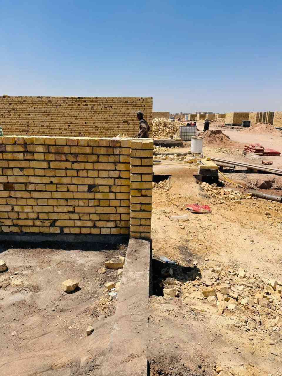 سلام عليكم 
كادر بناء نشتغل 
قطعي او علدبل
***********
