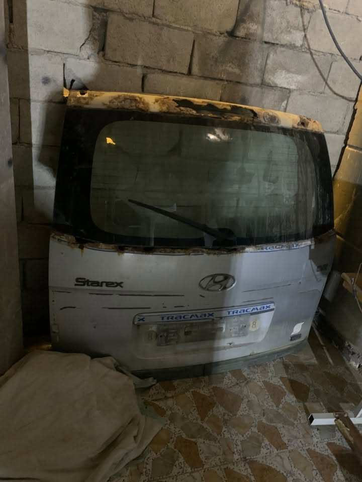 باب للبيع بي جاممه وقفال كامل مكمله لي يحتاج منه قراب ابيعه اله باب كامل سعره ٧٥وبي مجال  مكاني البصره ابو الخصيب ***********

