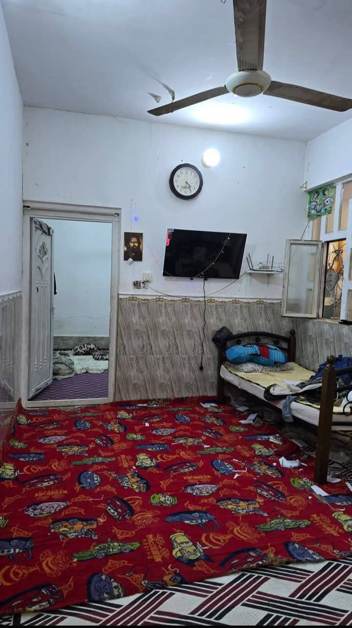 🏠🔥  بيت جاهز للسكن  للرهينه  🔥🏠
📐 المساحة: 100 متر
📍 الموقع المميز:
شارع المطار القديم
📌 الفرع المقابل لإنشائية سيف الدليمي
🚶‍♂️ يبعد عن الشارع العام 50 متر فقط
✨ بيت نظيف وجاهز للسكن فوراً
🏡 يتكون من طابقين:
🔹 الطابق الأول:
غرفة + صالة + مطبخ + استقبال
🚿 صحيات داخلية وخارجية
🔹 الطابق الثاني:
غرفة + صالة كبيرة
💰 السعر المطلوب: 13 مليون دينار فقط

📞 للاستفسار ومعرفة التفاصيل، الاتصال 
***********
