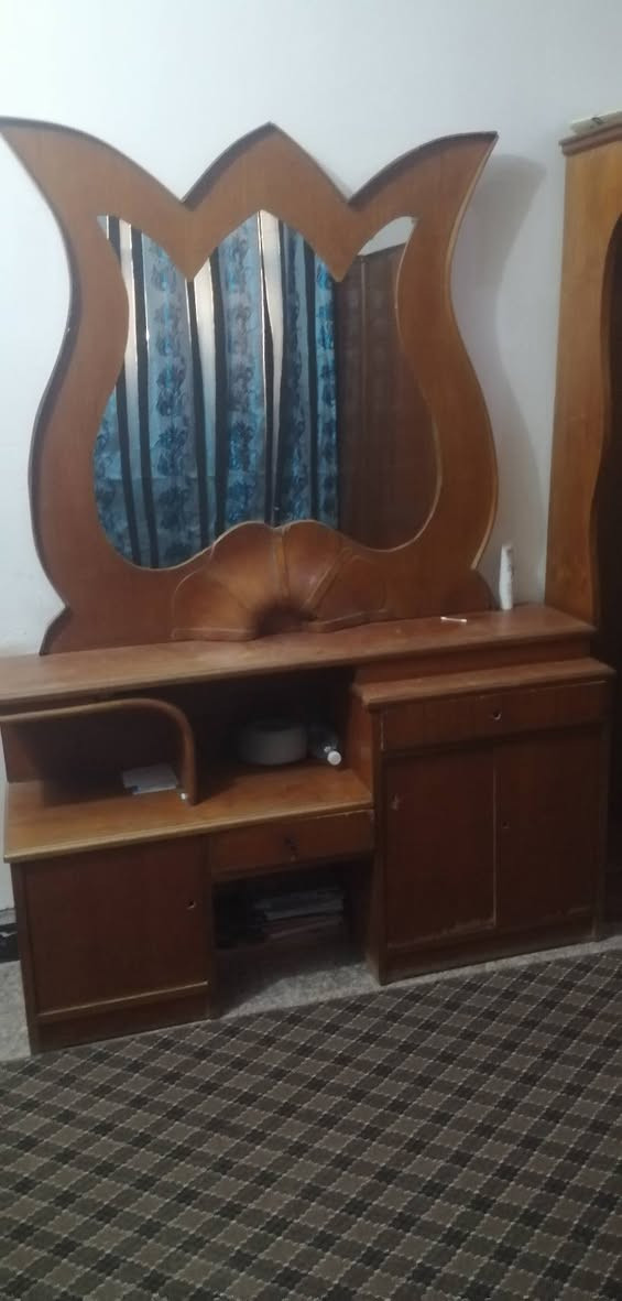 غرفة خشاب للبيع 🏠
غرفة خشاب للبيع مستعملة جيدة تتكون من

🛏️ جرباية

👚كنتور 

- زاوية ملابس 

- ميز تواليت عدد 

📍 الموقع: [الديوانية حي الزيتون]

💰 السعر: [٣٥٠ الف]

📞 للتواصل: [***********]
