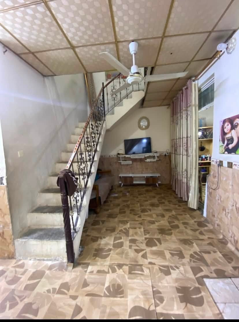 بيت رهن ١٠٠ م مربع طابقين غرفتين فوك خلف نوارس كربلاء طريق الحر قريب على جامعه اهل البيت سعر الرهن ٢٠ مليون
***********
