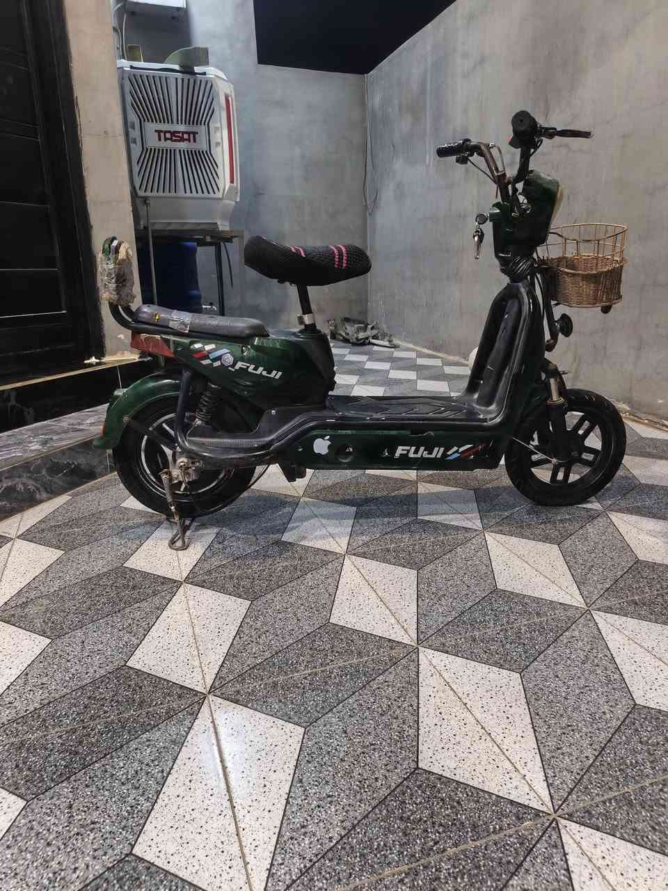 دراجة شحن • بدون بطاريات • مدى ٧٥
