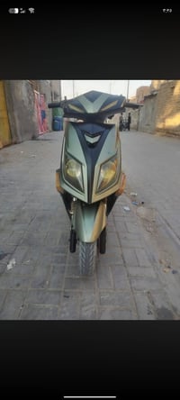 ١٠٠