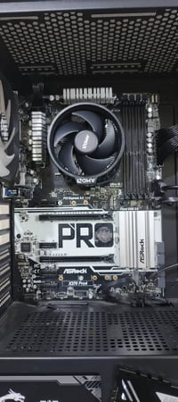 قطع حاسبة لبيع معالج r5 3600 Box ب 100 الف  بورد Asrock X370 pro 4 ب 1...