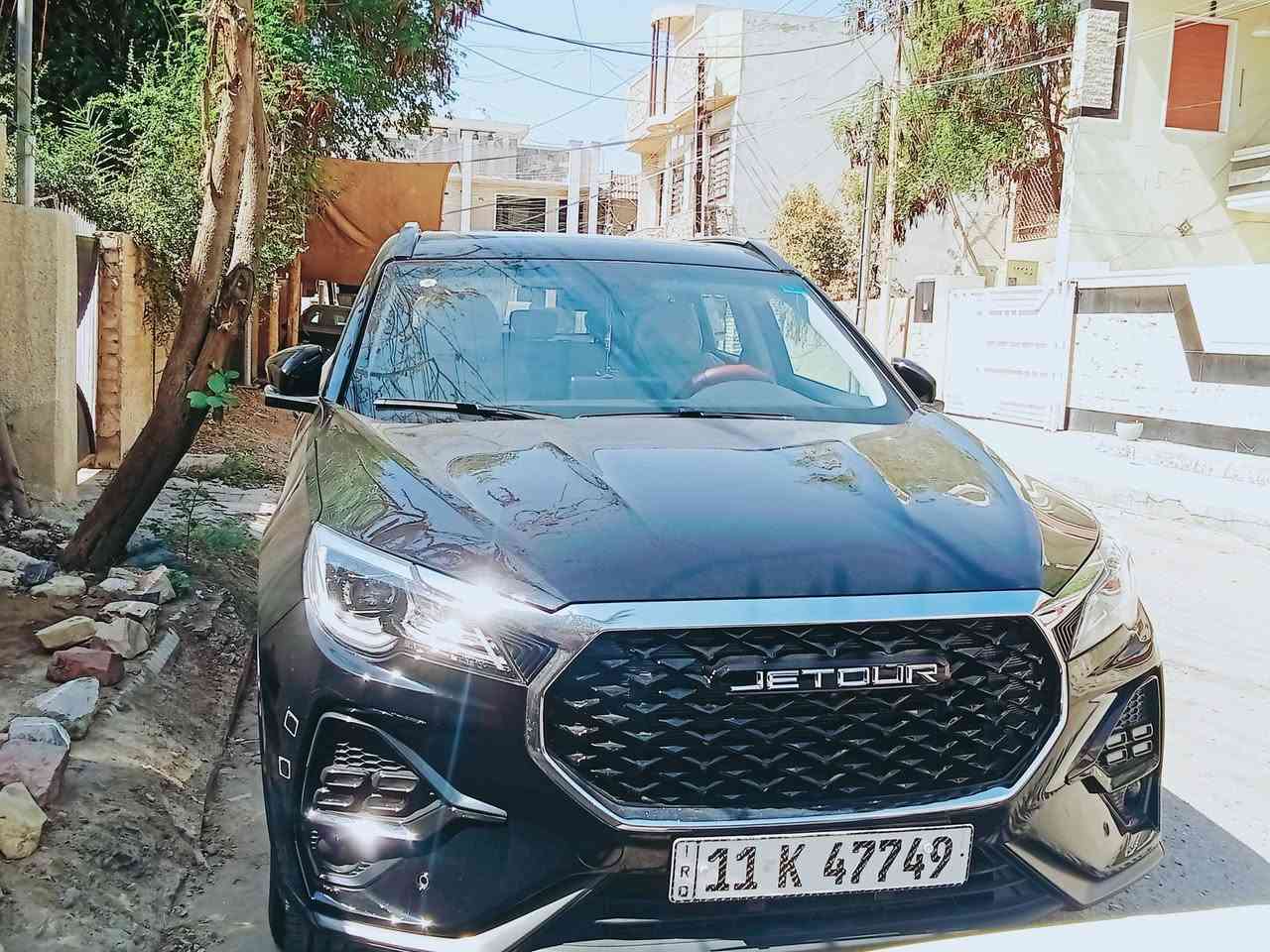 سلام عليكم جيتور X70 للبيع
🔥موديل 2026 ٫محرك 1500 تيربو 
🔥السيارة 7 راكب للعلم 
🔥 سيارة اخذته زيرو من الشركة قبل شهرين 
🔥 يعني سيارة زيرو عل وضعيه الشركة وماشيه 5٫000 فقط باسمي ثاني يوم تحويل 
🔥يعني سيارة زيرو ميحتاج اشرح عليه زايد 
🔥 من ناحيه المواصفات سيارة مفولة 
( بانورما ٫ جلد داخل لونين ٫ مري شفط ٫ تبريده ثلج ٫ وبعد مواصفات خير من الله تجي وتشوف بعينك) 
🔥 سيارة وضعيه شركة برغي مناقصه ولا شخط بيه زيرو
☝🏻السعر 25 مليون وبيه مجال 
☝🏻 مكانه بغداد ***********
