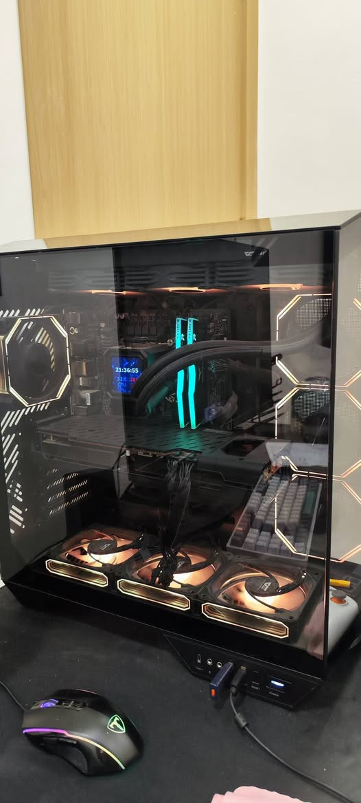 السلام عليكم قطع تجميعة للبيع
I5 13400f 
B760m
كومبو 350 
I5 13400f 
B760m
32gb ram 3600mhz ddr4
 كومبو مع الرامات 580 

Rx 6800xt 16gb amd
 600 الف

32gb ram 3600mhz ddr4
250 الف 
2tb m.2 3gen lexar
250 الف
Psu fsp 700w
70 الف 
Dv360s black (التبريد المائي ابو الشاشة)
130 الف 
Case darkflash dy470 مع الفانات 
واكو فان وحدة ما تشتغل 
140 الف
مكاني بغداد البياع 
***********
توصيل متوفر
