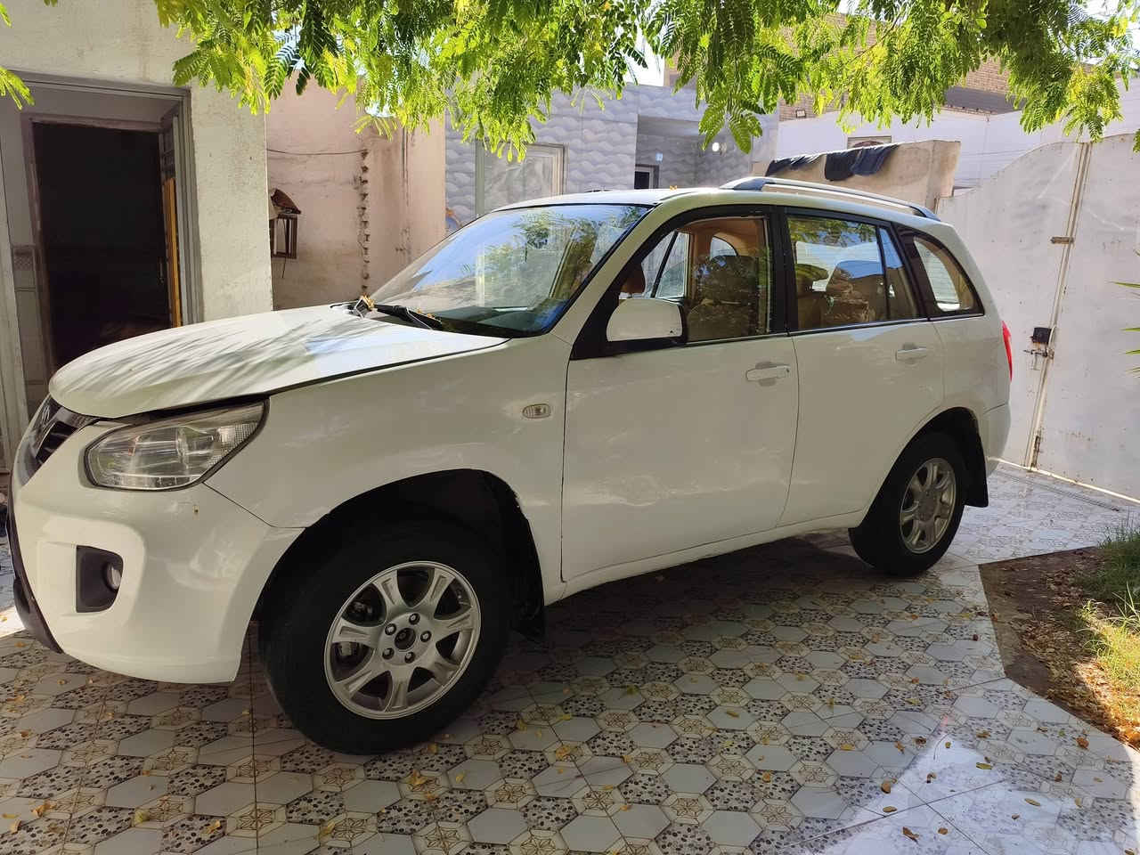 السلام عليكم تيكو موديل 13 سنويه مجدده مكفولة من الضربه والصبغ العام بيهه بس رشات صبغ تجميل اثر تلگيط خياسات بسيطه مكينه وكير كورلا ياباني مكان السياره بالشطرة والسعر 55 وبيهه مجال شويه تلفون *********** او***********
