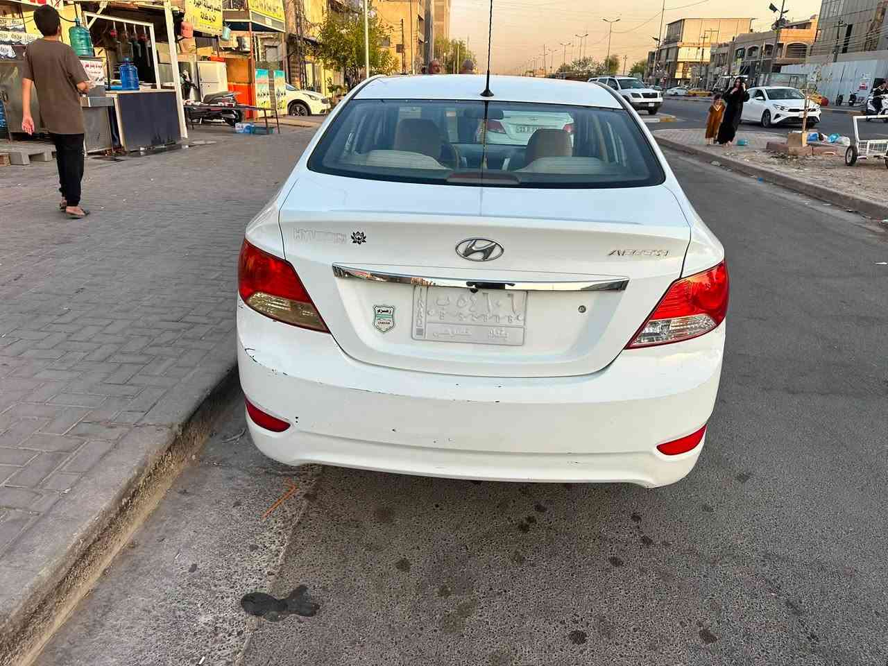 من رخصت الادمن
اكسنت موديل 2011خليجي 
بيها حادث باب وجاملغ بصف السايق او بيها طخطخات مثل مموضح بلصورة 
السيارة كلش حلووة وتبريدها ثلج 
السعر 85 ورقة وبيها مجال للشراي 
مكان السيارة بغداد حي العامل 
السيارة باسمي التحويل ثاني يوم

للستفسار ***********
